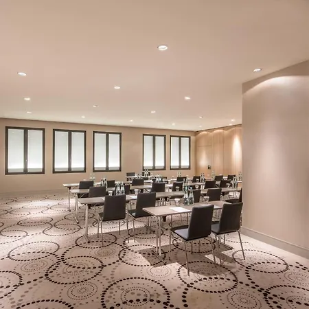 The Posthouse Potsdamer Platz- Leonardo Limited Edition 4* ברלין